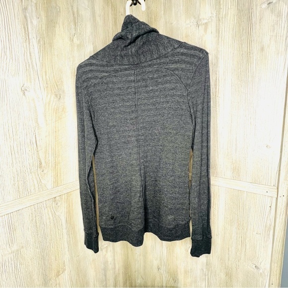 Lululemon In A Cinch Reversible Top - Picture 6 of 6